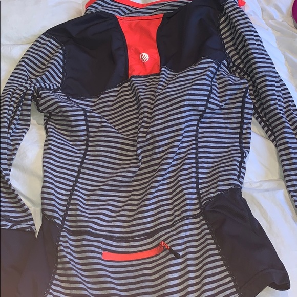 MPG running pullover - Picture 3 of 3